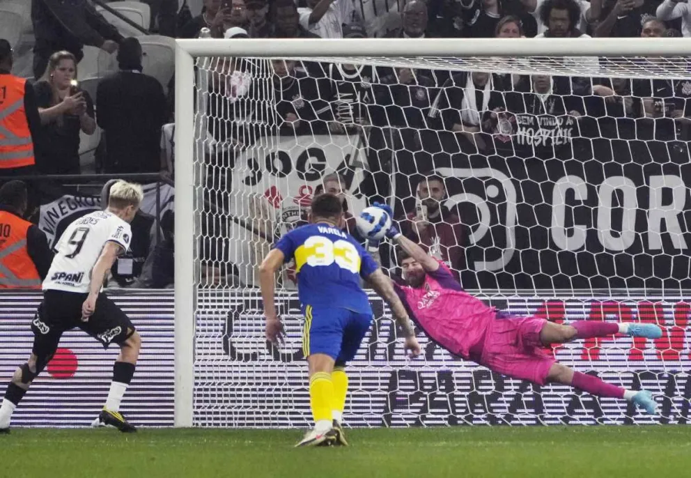 Boca ya sondeó a dos arqueros para reemplazar a Rossi