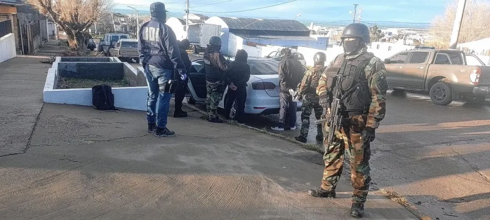 Hallan arma de fuego en domicilio de sujeto denunciado por amenazas a dirigente de la UOCRA de Pico Truncado