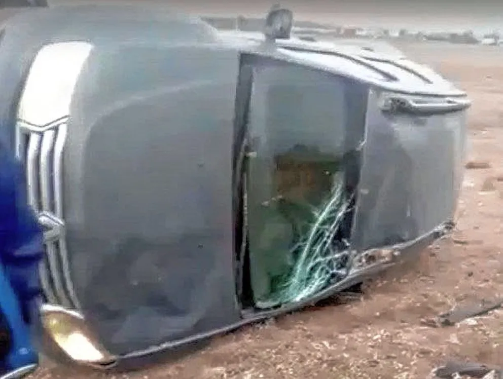 Jefe policial vuelca en vehículo oficial en la ruta 7 cerca de Trelew y sale ileso