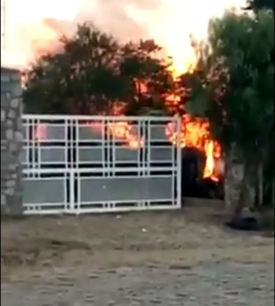 |VIDEO| Salteña lo perdió todo: voraz incendio le destruyó la casa