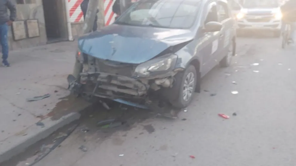 Mañana accidentada: un remisero protagonizó un accidente de tránsito