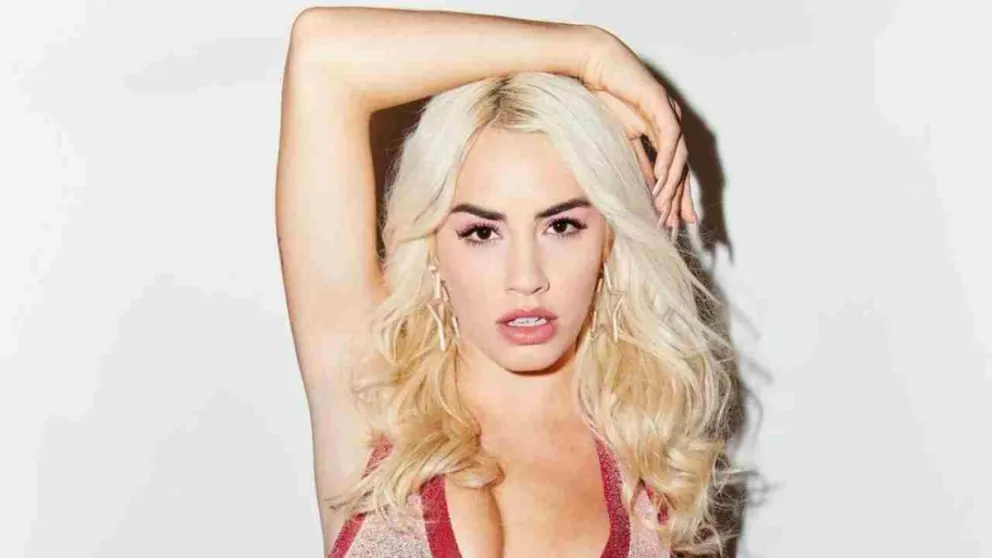 La tremenda foto de Lali Espósito que posteó besando a una famosa actriz que después borró