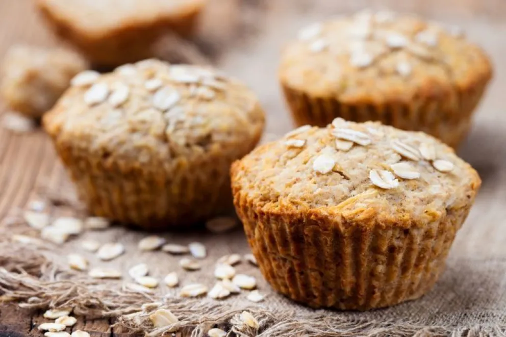 Una opción dulce riquísima: hacé muffins de avena y canela en sólo 7 pasos