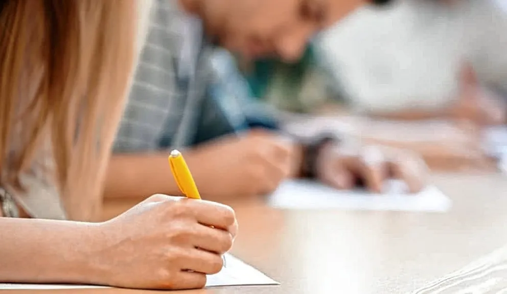 Taller de orientación vocacional y ocupacional para estudiantes secundarios del último año en Rada Tilly
