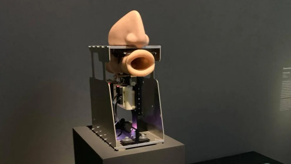 Conoce a “The Prayer”: la inteligencia artificial que aprendió a rezar