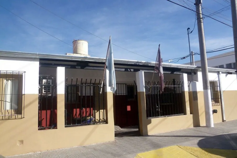 Vecinos de Villa Costanera hartos de que los médicos no cumplan con su deber