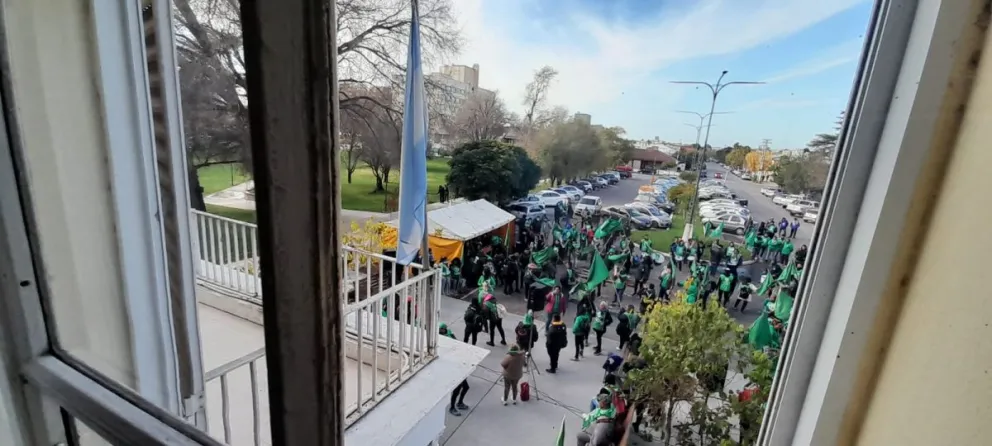 No merman las protestas por las paritarias