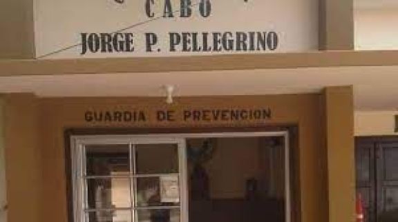 Mansilla: un sujeto atacó y lesionó a una mujer y un hombre de la Policía con un cuchillo