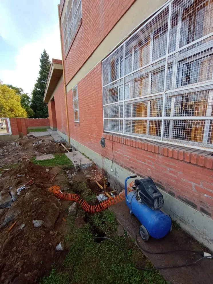 Siguen las obras en la Escuela 2, pero no hay fecha cierta para el retorno a las aulas 