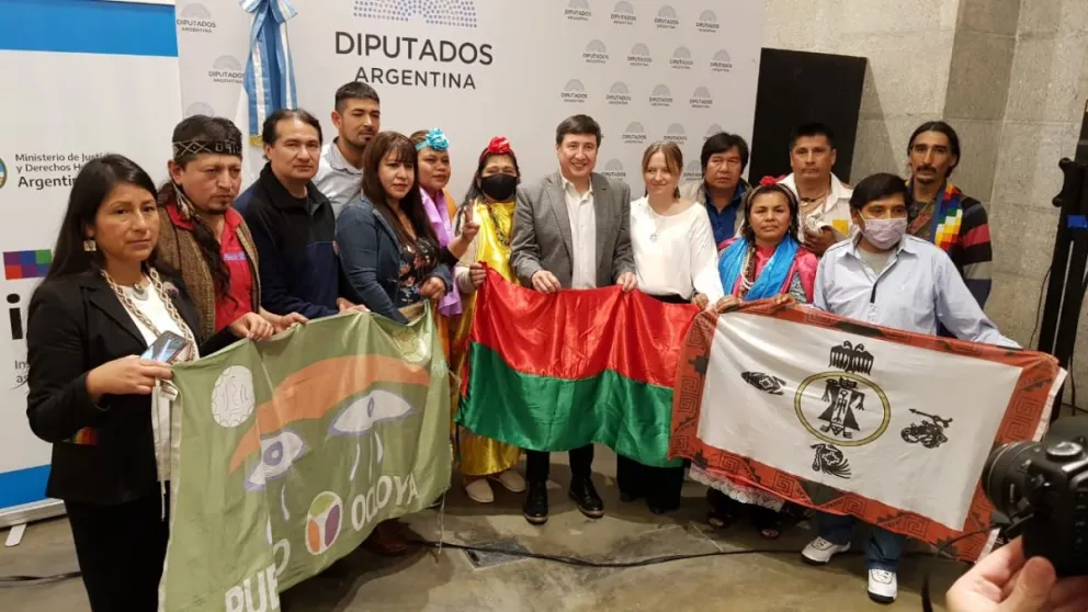 Presenta un proyecto de Reparación Histórica de las Niñas y Niños Indígenas