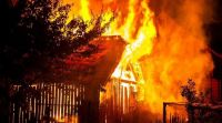 Un nene de 3 años prendió fuego su casa por jugar con un encendedor