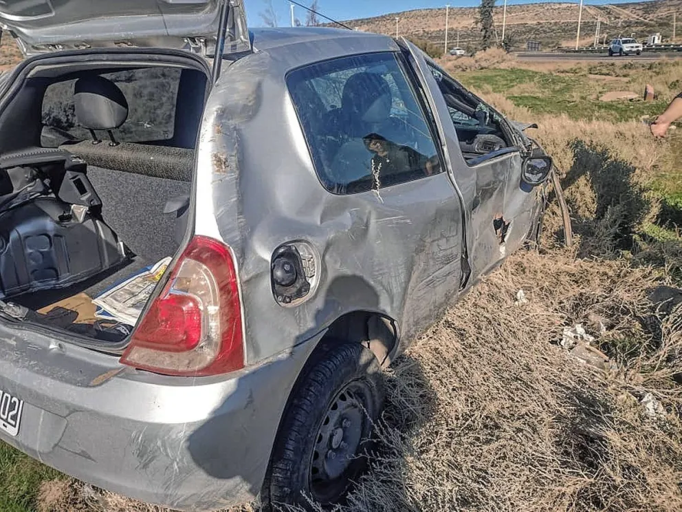 Derrape y vuelco cerca de la rotonda de ruta 3 y 26