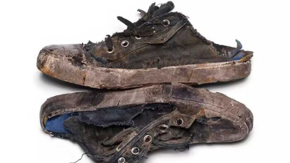 Balenciaga lanzó unas línea de zapatillas rotas y carísimas que hicieron estallar las redes