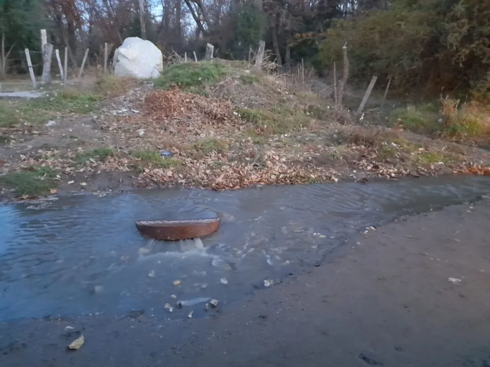 Rebalsaron las cañerías en el barrio El Once