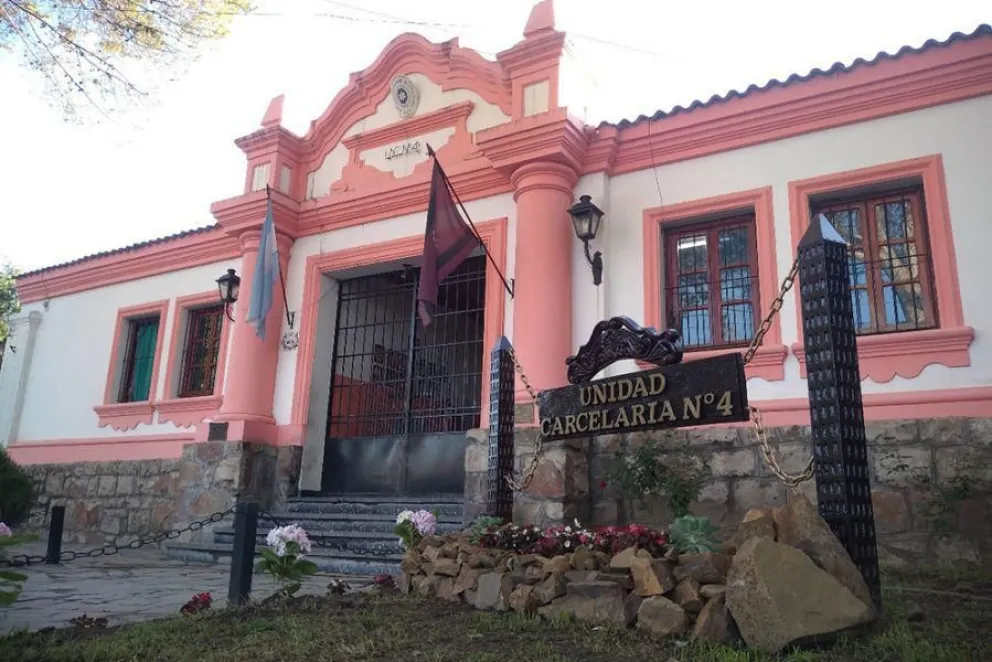 "No es la primera vez que le pasa algo a mi hija": una reclusa se prendió fuego en la penitenciaría Villa Las Rosas
