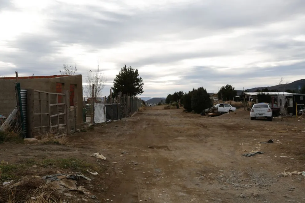 La propietaria de una vivienda echó a su inquilina y le sacó sus cosas a la calle