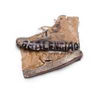 Insólito: una reconocida marca vende zapatillas destruídas por 1.500 dólares