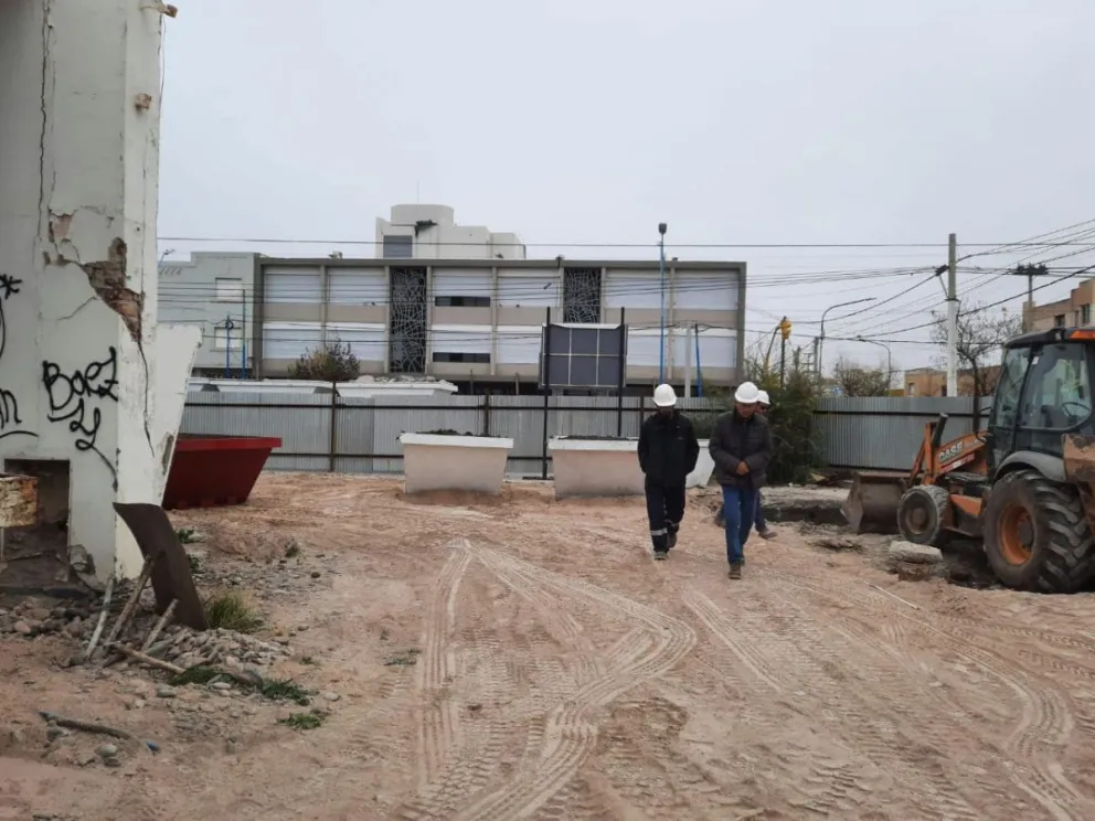 Suelo contaminado con hidrocarburos en Roca: Avanzan en la remediación