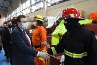 El gobernador entregó equipamiento de última generación a bomberos de la Policía provincial