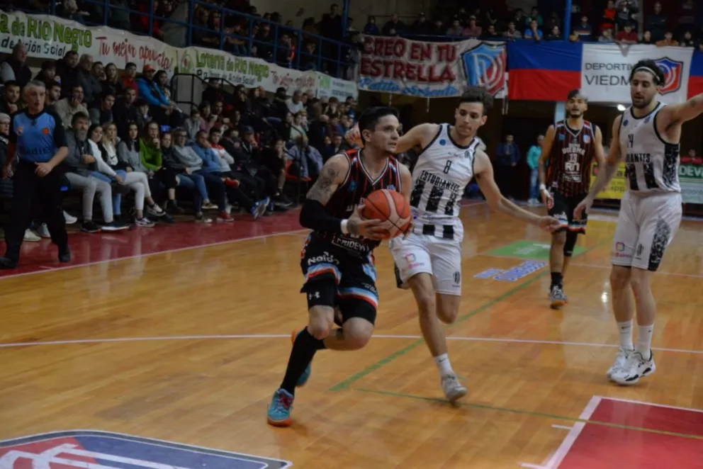 Liga Argentina: Depo Viedma fue contundente en casa y se puso 2-0 ante Estudiantes de Olavarría