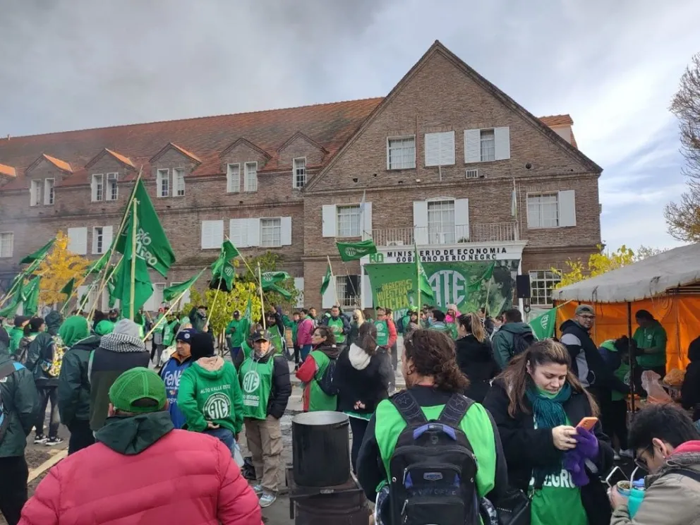 ATE aceptó el aumento salarial del 32% semestral 