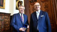 El Presidente visitó La Sorbona y recibió una medalla honorífica