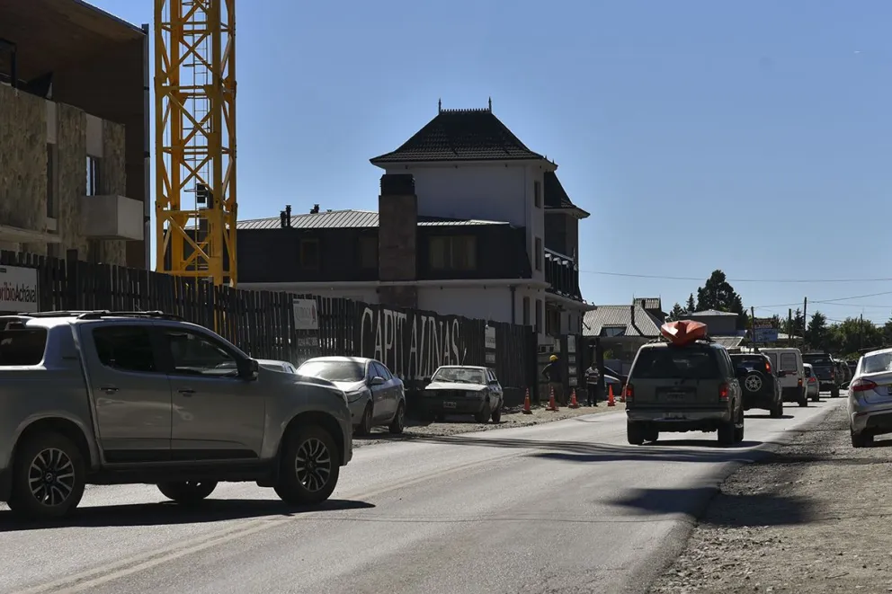 Más de 2 millones de vehículos transitaron por Bustillo en verano