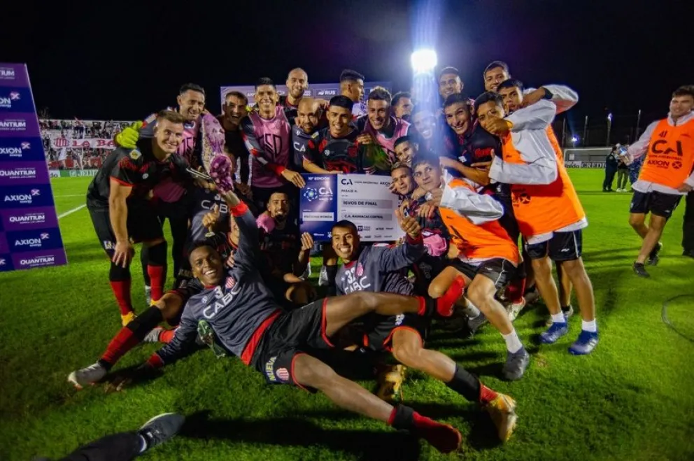 Copa Argentina: Barracas goleó a Acassuso y será rival de River