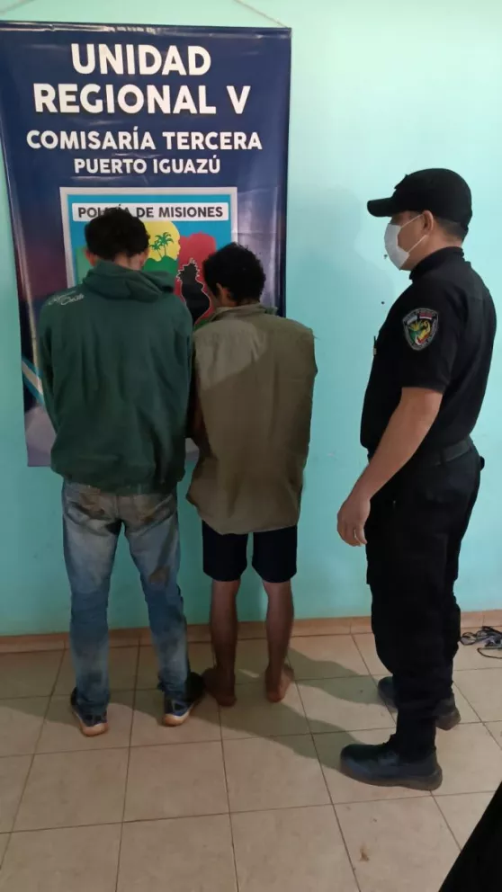 Dos jóvenes señalados de robar y vender una moto, fueron detenidos en Iguazú