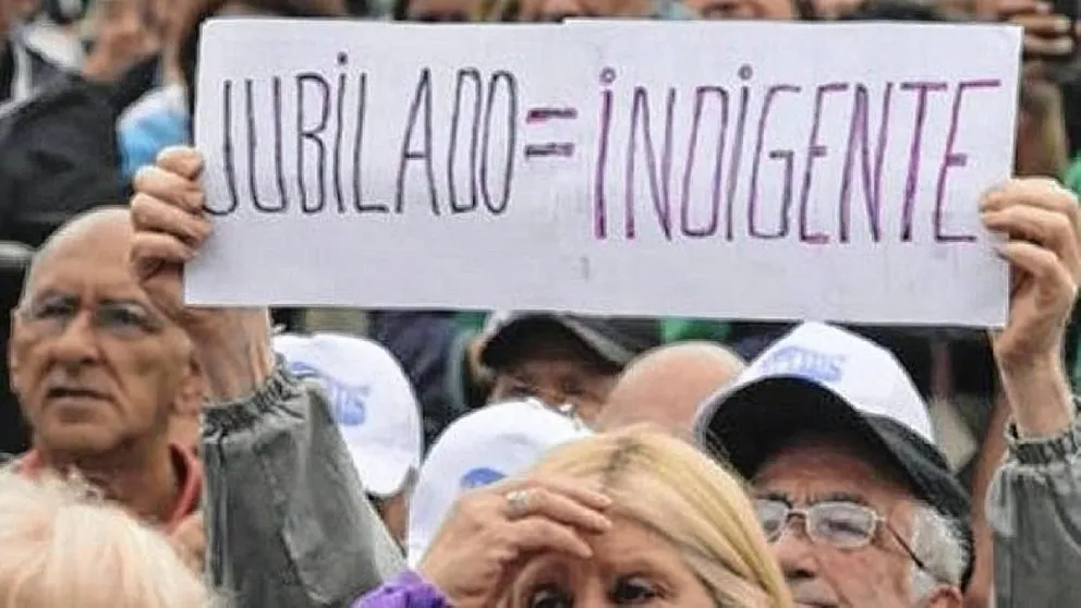 Jubilados municipales reclaman por mejoras en sus haberes