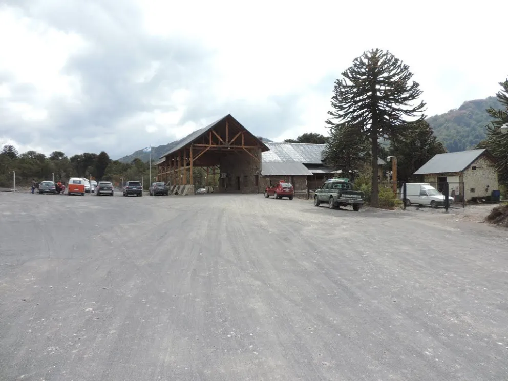 Firmaron el convenio para pavimentar la ruta del Paso Mamuil Malal-Tromen