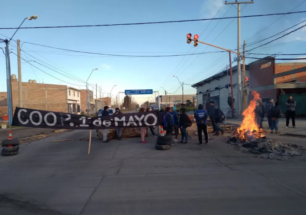 Levantan cortes en la Ruta 22 y en la calle Alsina, pero se mantiene el de Ruta 65