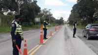 |VIDEO| Motociclista intentó evadir un control policial y terminó de la peor manera