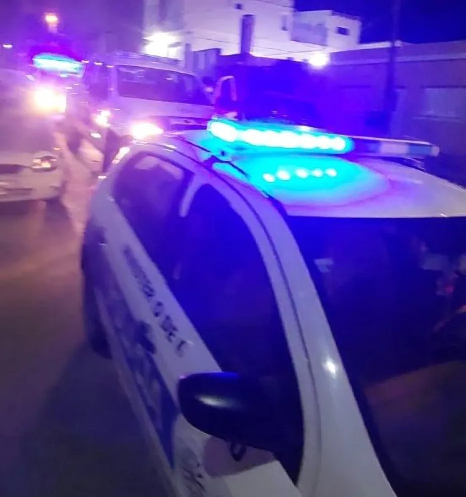 Entraron a una obra y quisieron robar barras de hierro, pero fueron aprehendidos