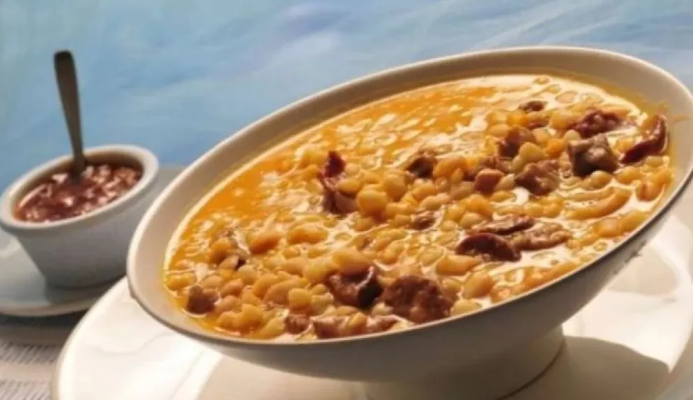 Mirá lo que descubrió una salteña cuando cocinaba un locro