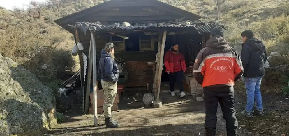 Evacuaron a una pareja de octogenarios en Arroyo Las Minas