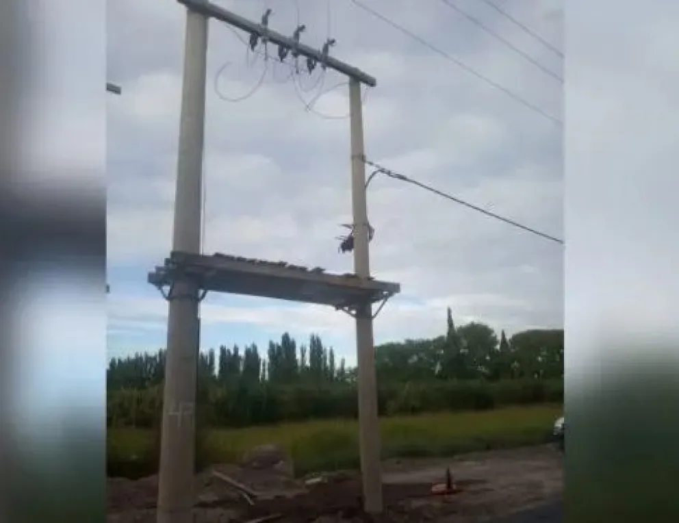 Robaron un transformador y el apuntado por el delito es un policía rionegrino