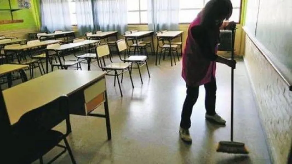 Una portera de escuela estaba cobrando 500 pesos de sueldo: la Justicia intervino en el caso