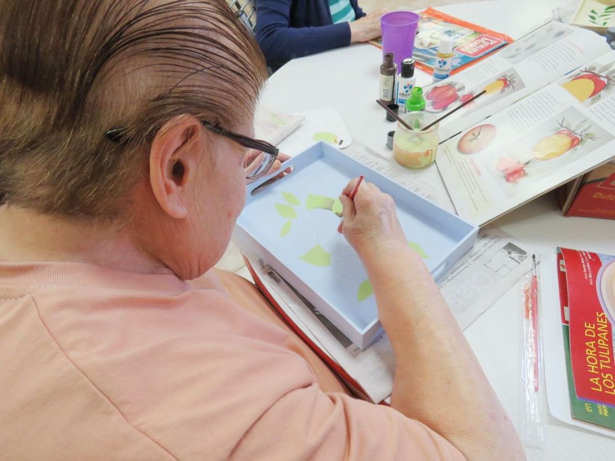 Una propuesta artística para el bienestar de los abuelos