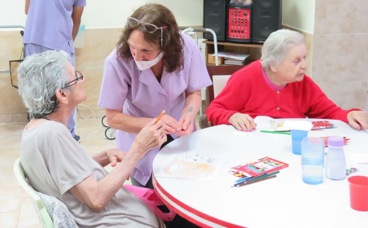 Una propuesta artística para el bienestar de los abuelos