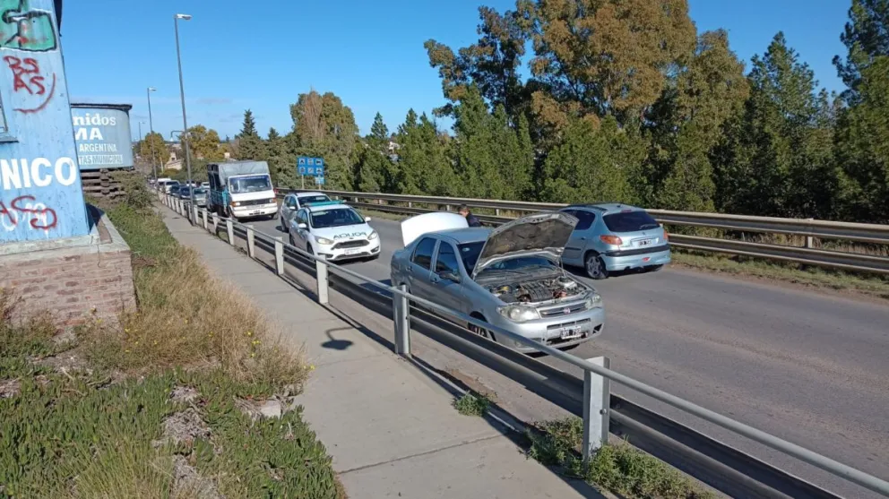 Mañana accidentada en el Puente Viejo: dos hechos casi en simultáneo 