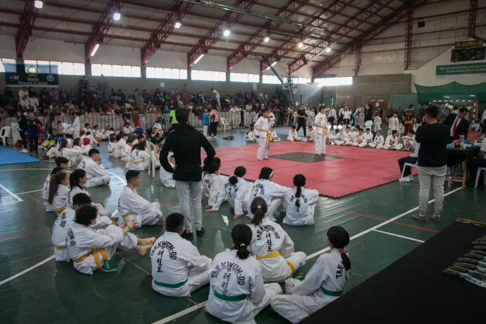 Más de 300 competidores en el certamen de taekwondo