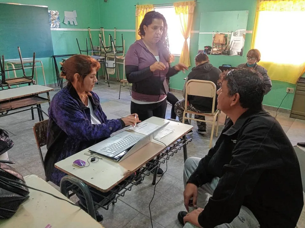  Censo 2022: Provincia habilitó puntos digitales en barrios de Comodoro