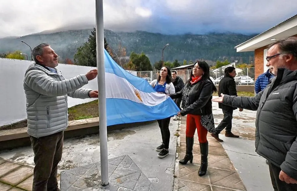 Arcioni cargó contra quienes “critican desde la comodidad de una  banca en Buenos Aires"