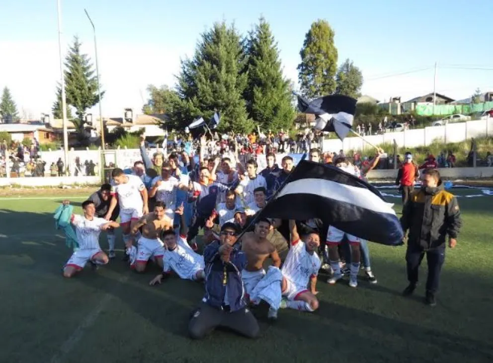 Futbol: Siempre Verde y Angostura  ganaron la Copa de Campeones 