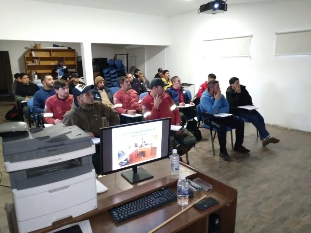 Brigadistas se capacitaron en manejo y uso de equipos de comunicación