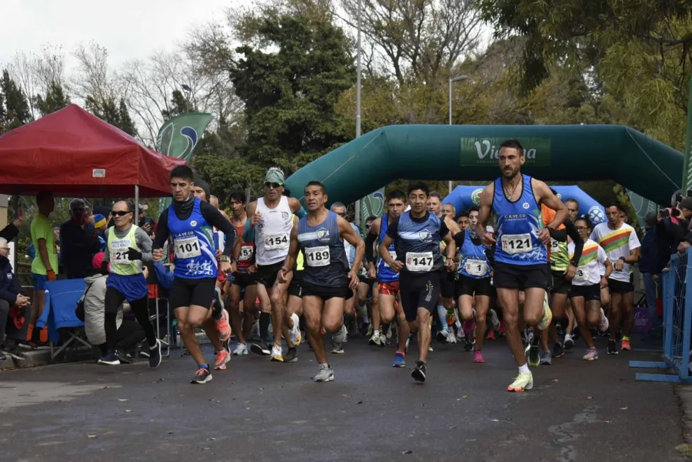 Cientos de corredores participaron del Nacional en Viedma