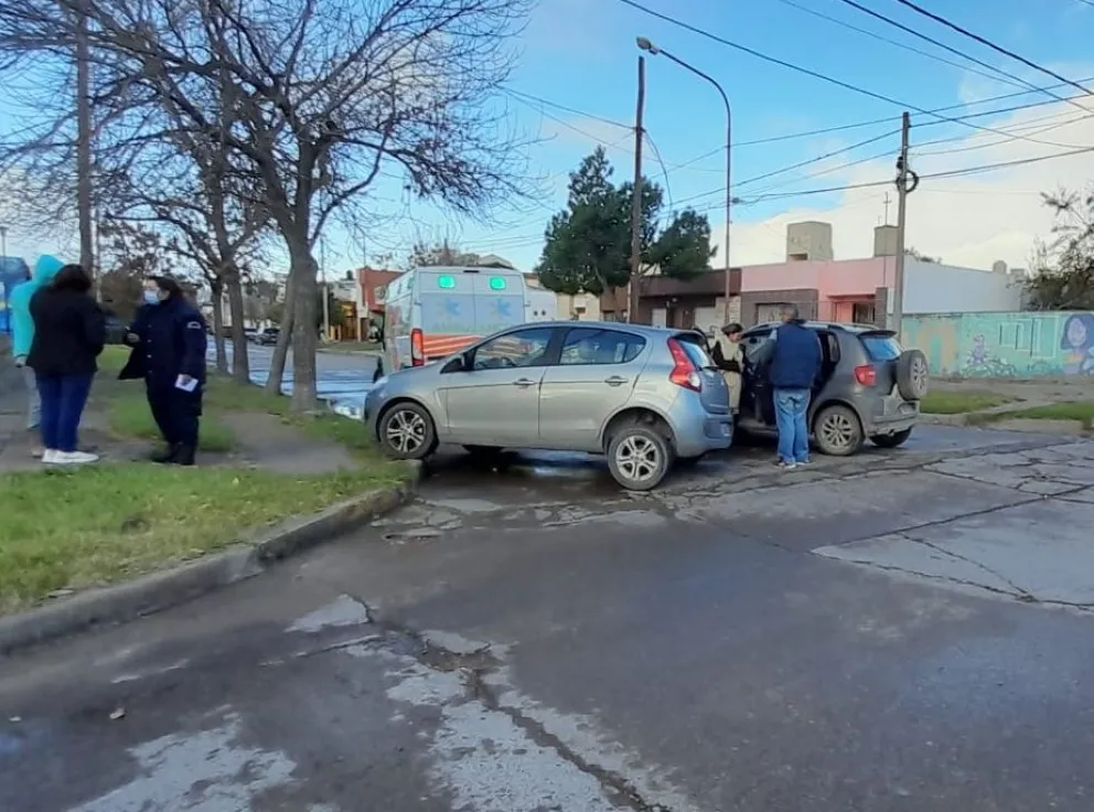 Una menor accidentada durante un choque en una peligrosa esquina