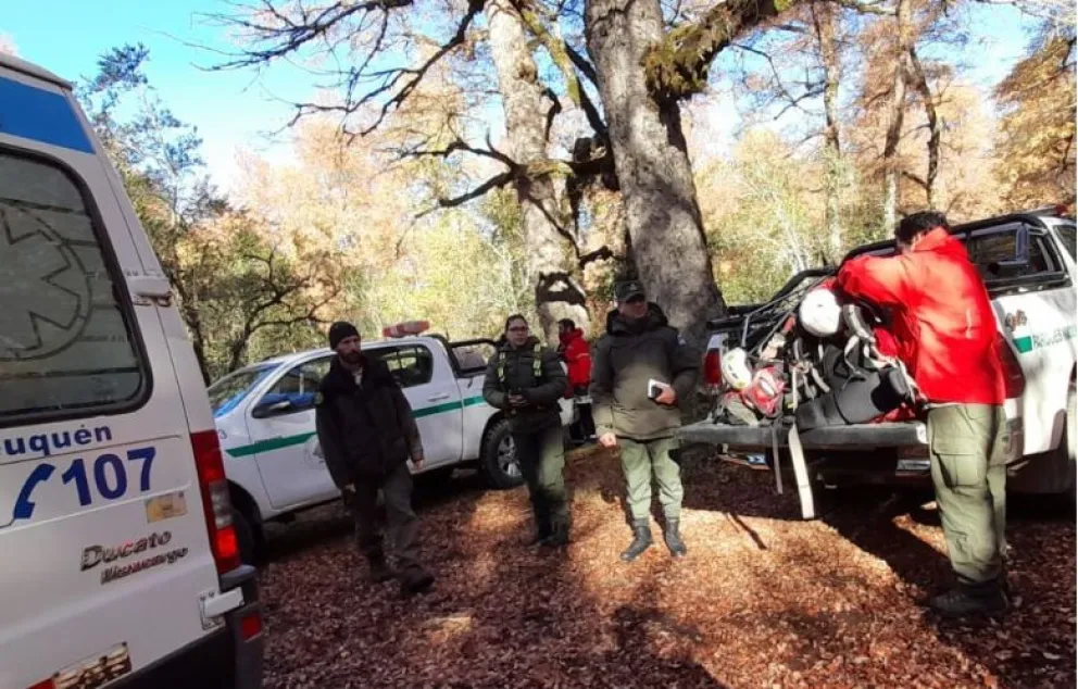 Tras 16 horas de búsqueda, pudieron encontrar a una mujer perdida en la montaña