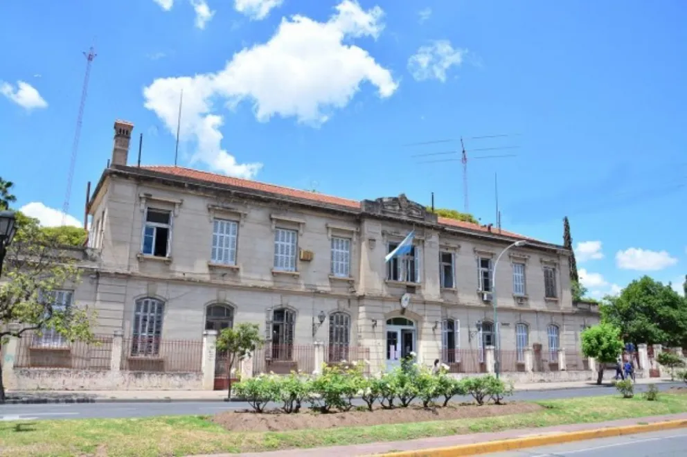La Municipalidad quiere tomar el edificio de la ex Palúdica y los empleados resisten